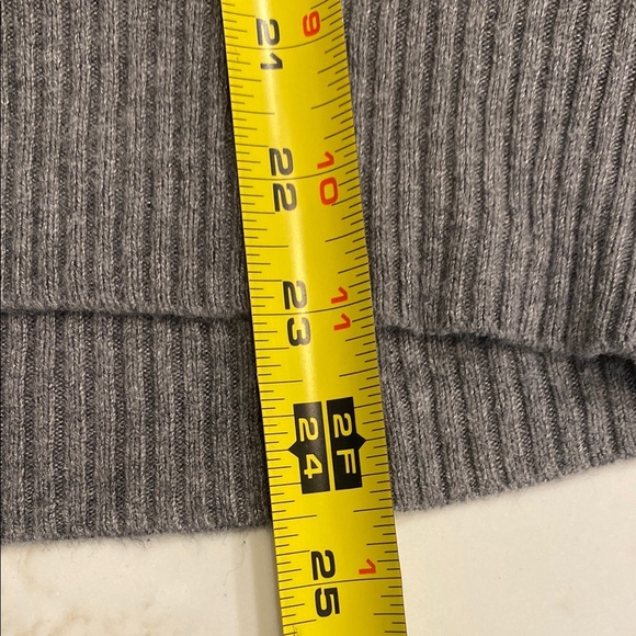 Leopard Print Sweater Crewneck Animal Trend Gray and Black Cotton Size Large - Picture 6 of 7